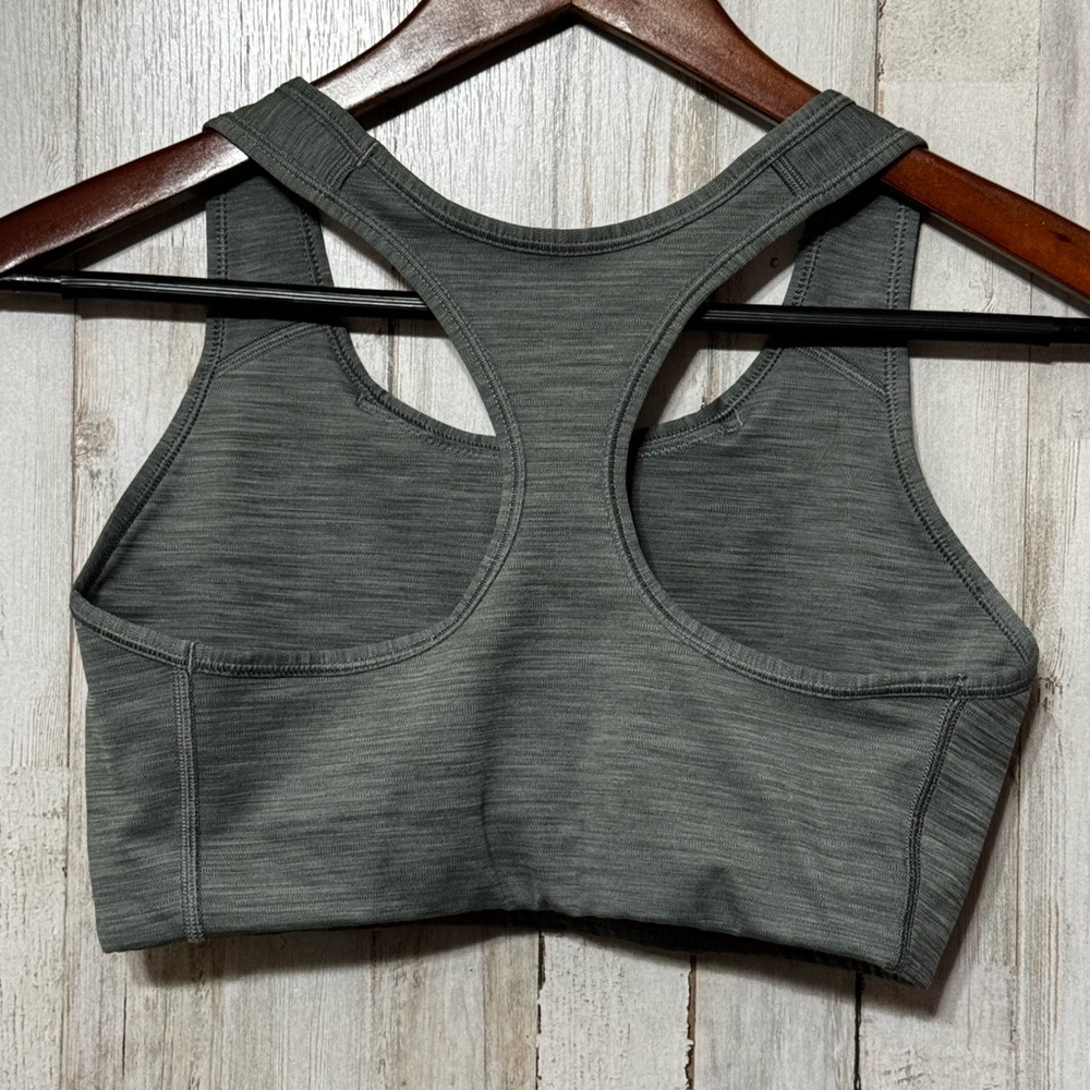 Nike Sports Bra Medium - Picture 2 of 4